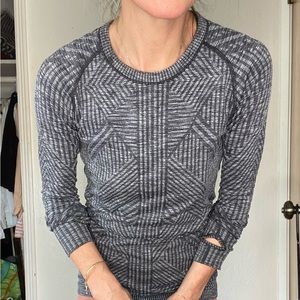 Lululemon Rest Less Pullover Too Gray Black Geometric Pattern Thumbhole